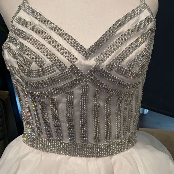 Women’s White and Silver Short Prom Party Dress Size S NWT - Picture 8 of 9